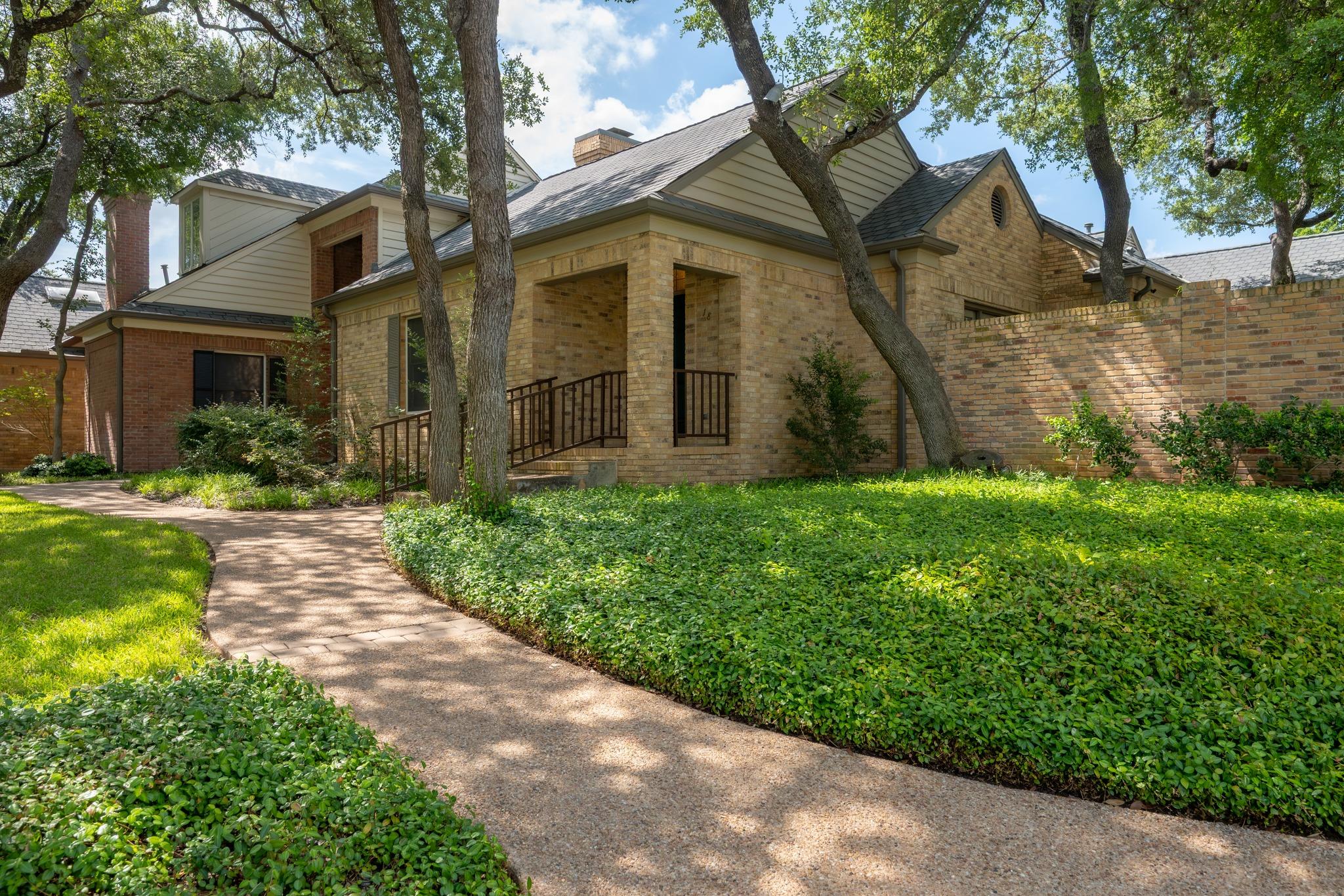 2838 Montebello RD D18