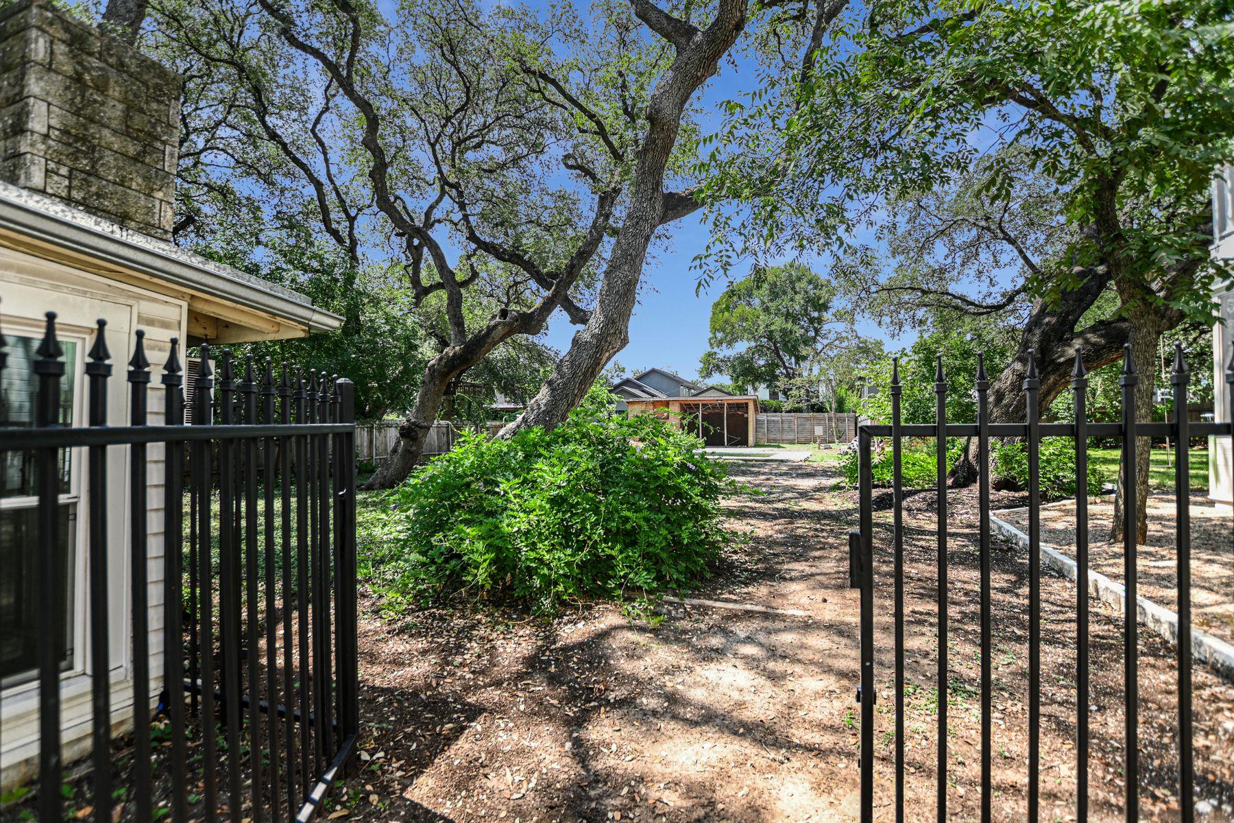 1607 Linscomb Ave