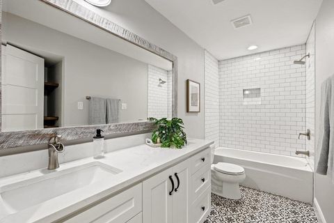 Tiny photo for 6905 Ladera Norte, Austin, TX 78731 (MLS # 6388986)