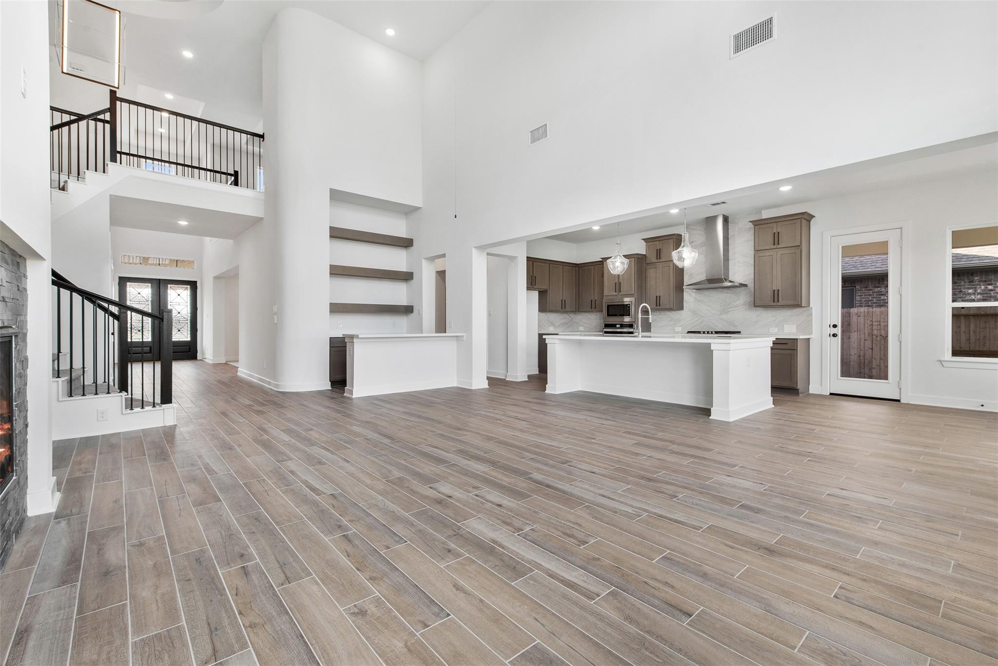 7425 Desert Needle DR