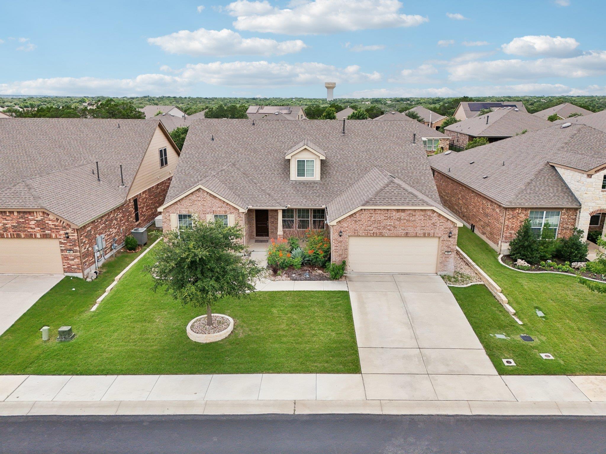 806 Holiday Creek LN