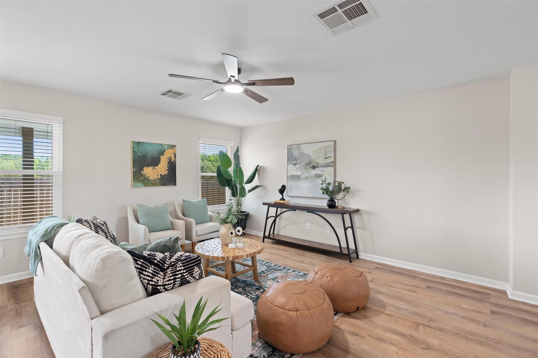 724 Lavaca LOOP