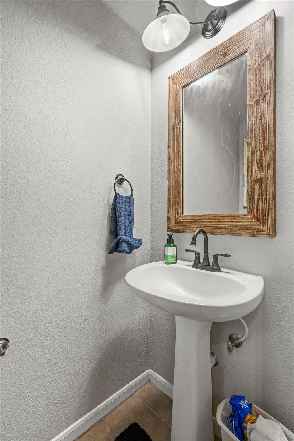 Georgetown, Texas 78626, United States, 3 Bedrooms Bedrooms, ,3 BathroomsBathrooms,Residential,Active,100098