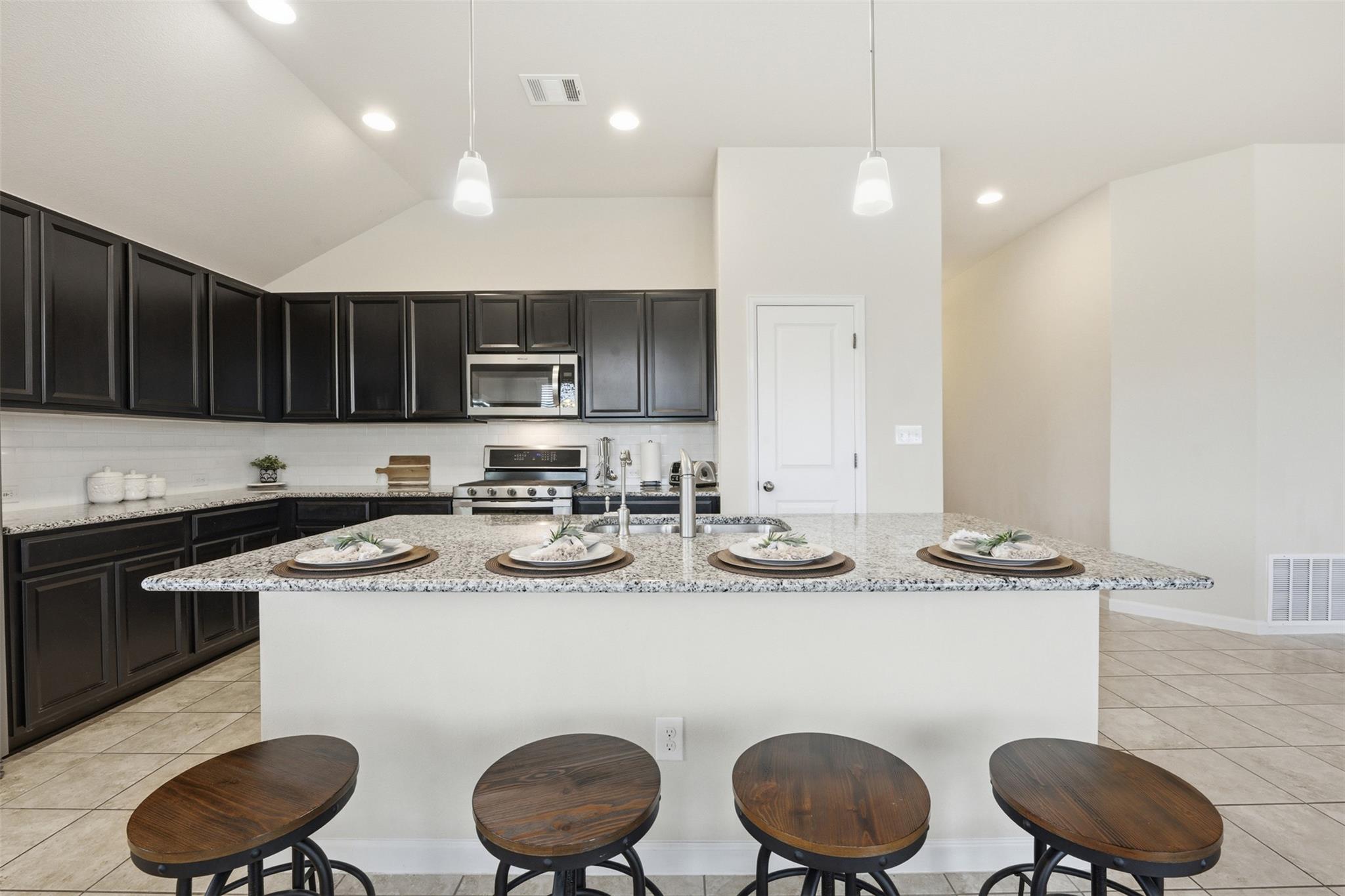 276 Gunnison WAY