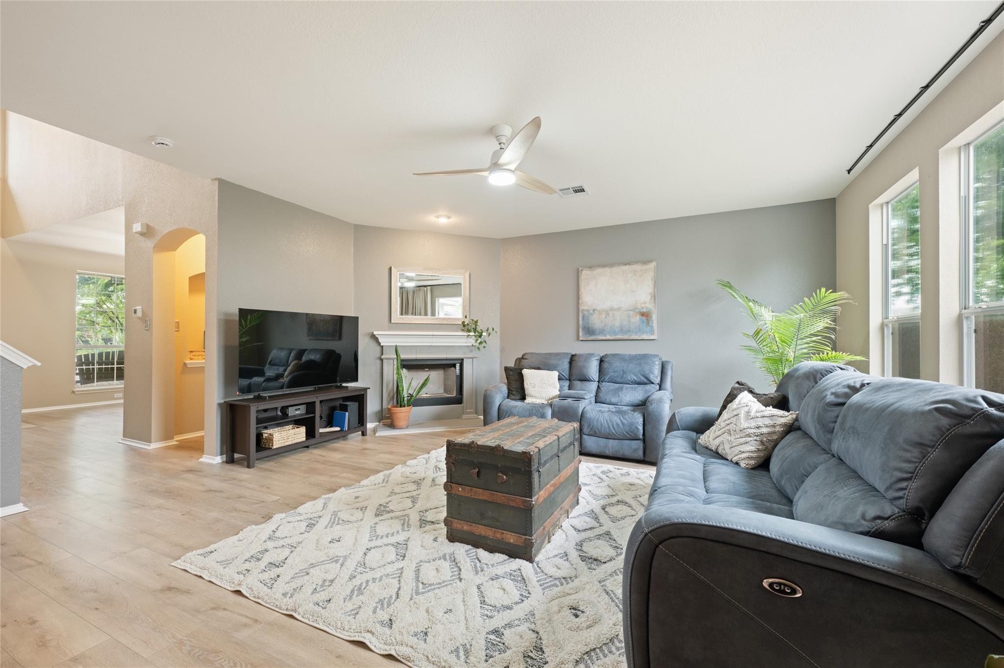 2405 Rachel CT
