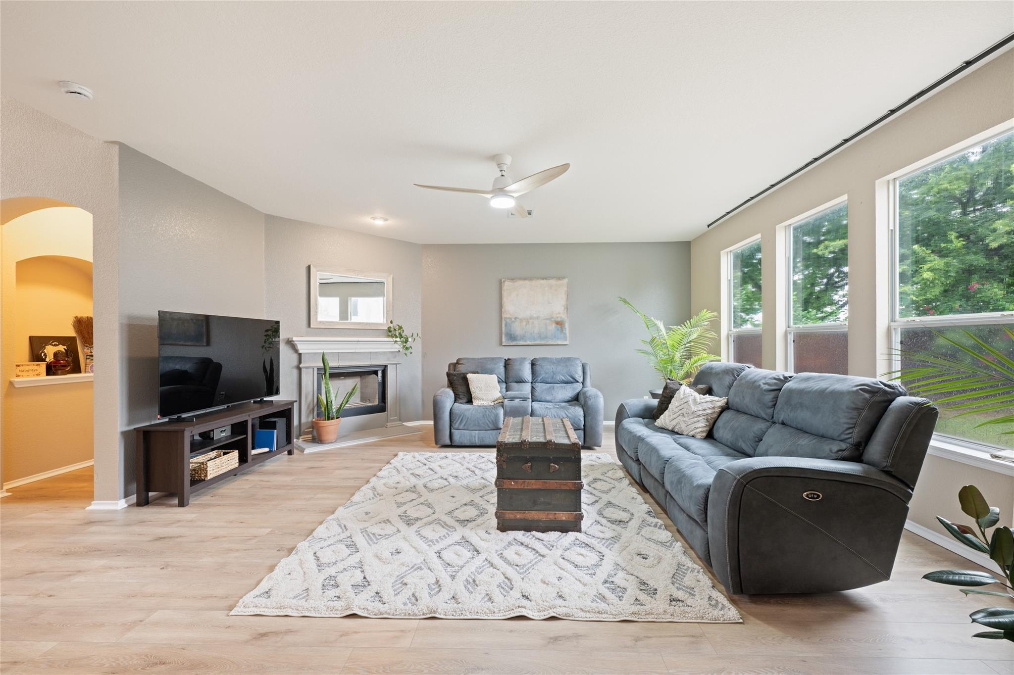 2405 Rachel CT