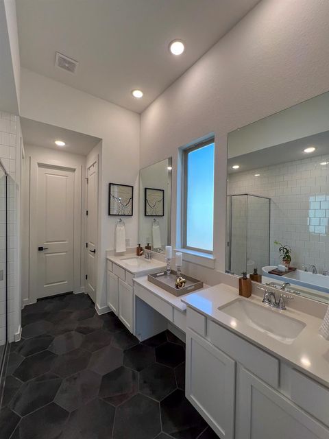 Tiny photo for 7615 Desert Needle DR, Lago Vista, TX 78645 (MLS # 2983571)