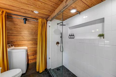 Tiny photo for 25404 Cove DR, Spicewood, TX 78669 (MLS # 4244074)