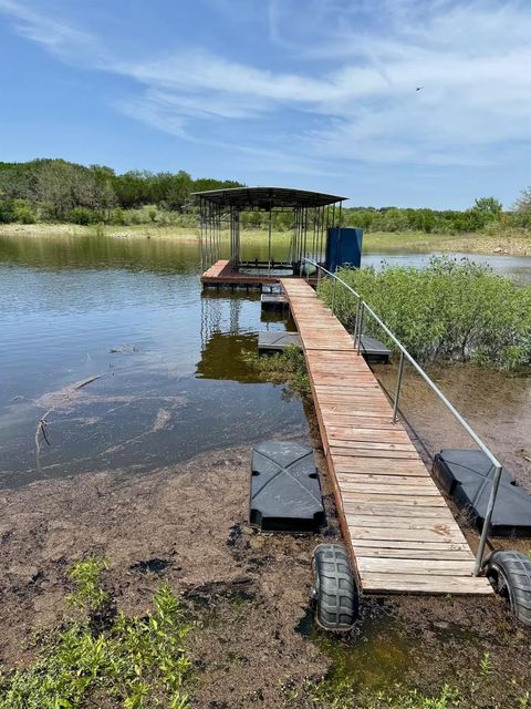 Tiny photo for 25404 Cove DR, Spicewood, TX 78669 (MLS # 4244074)