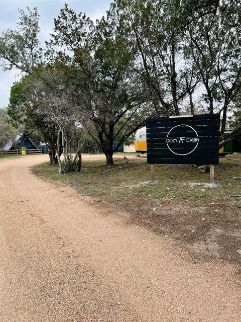 Tiny photo for 25404 Cove DR, Spicewood, TX 78669 (MLS # 4244074)