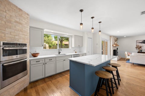 Photo of 2210 Kenbridge DR, Austin, TX 78757 (MLS # 4792110)