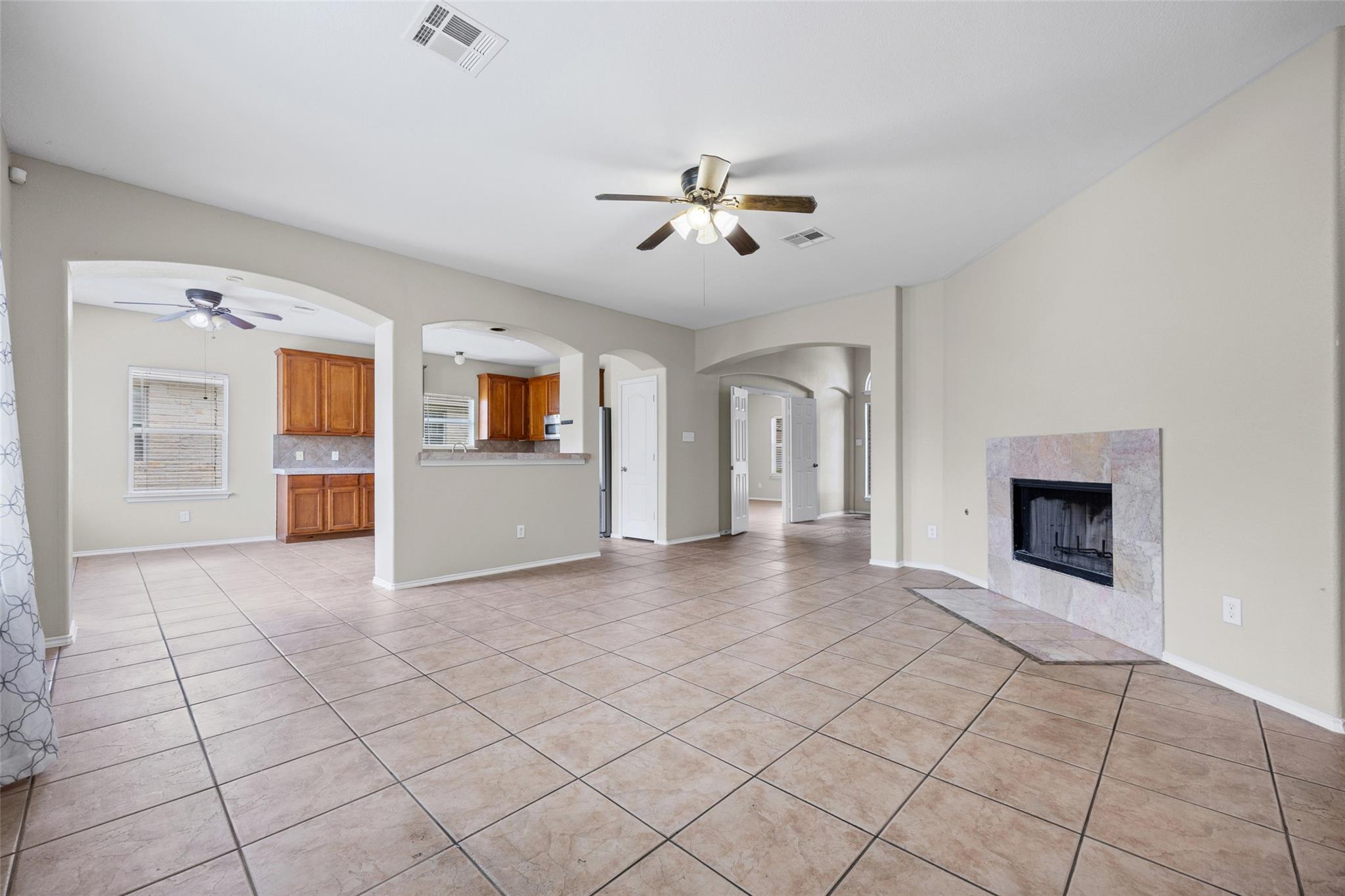 20521 Farm Pond LN