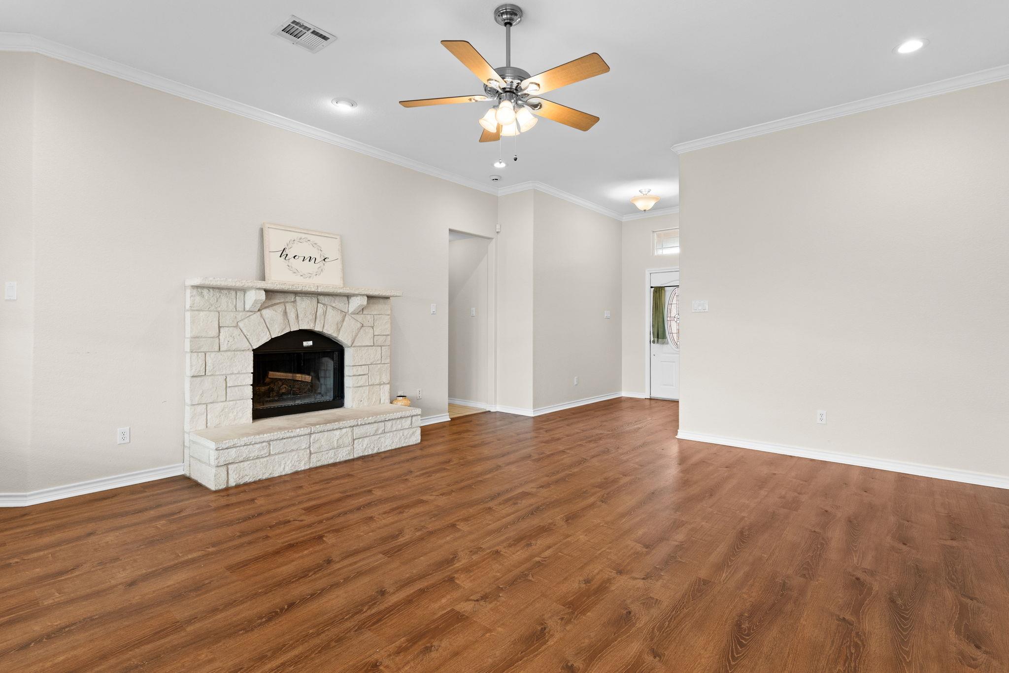 3402 Lauren ST