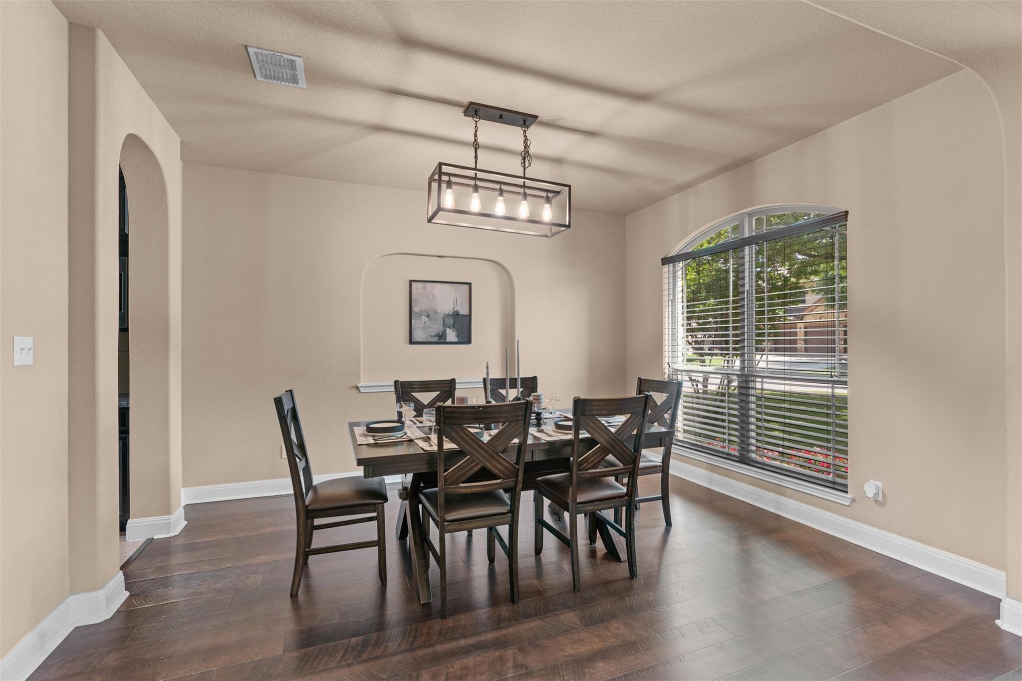 200 Lake Livingston DR