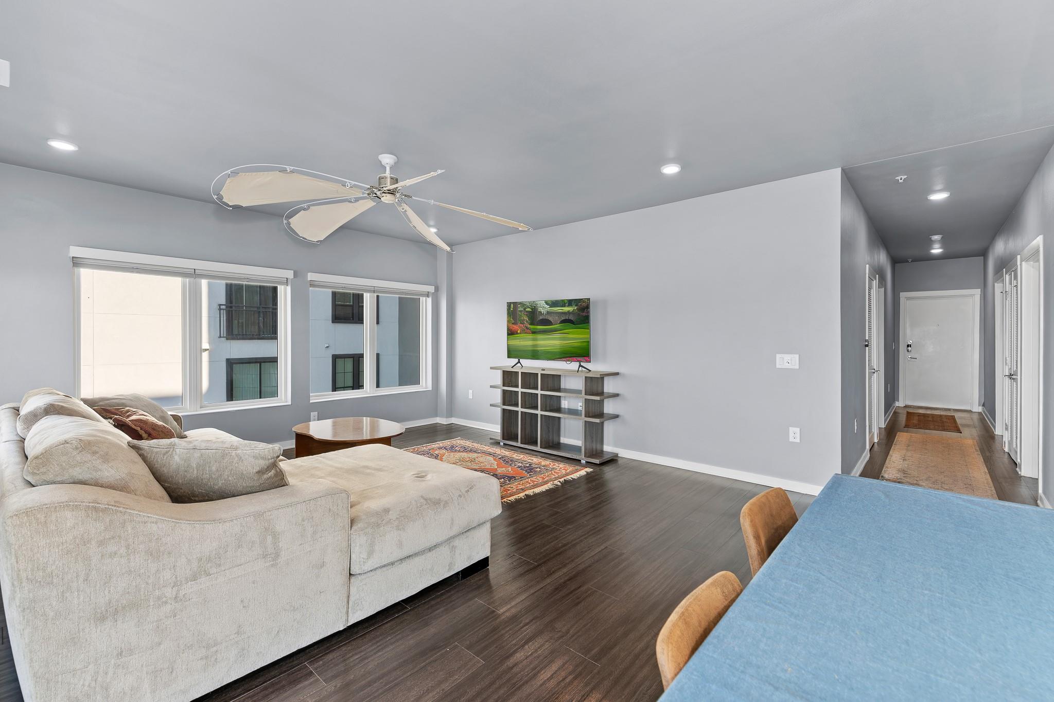 4361 S Congress Ave 301