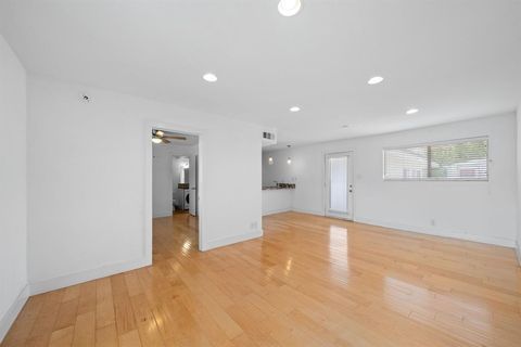 Photo of 1313 E 52nd ST #107, Austin, TX 78723 (MLS # 3158469)