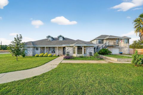 Photo of 201 W Brazos ST, Uvalde, TX 78801 (MLS # 4840596)