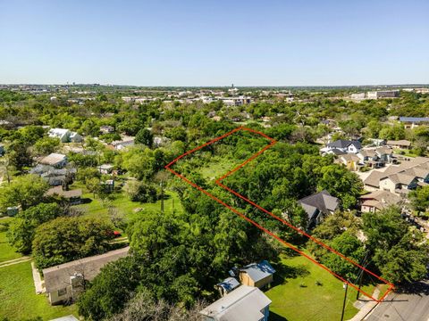 Photo of 615 Pecan Ave, Round Rock, TX 78664 (MLS # 1559138)