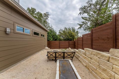 Tiny photo for 2501 E 9th ST, Austin, TX 78702 (MLS # 6661358)