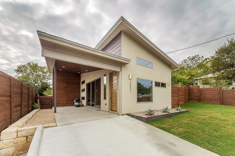 Photo of 2501 E 9th ST, Austin, TX 78702 (MLS # 6661358)