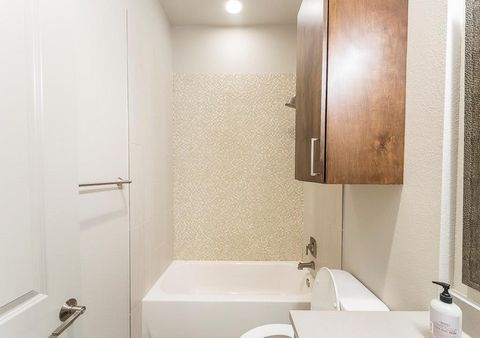 Tiny photo for 2501 E 9th ST, Austin, TX 78702 (MLS # 6661358)