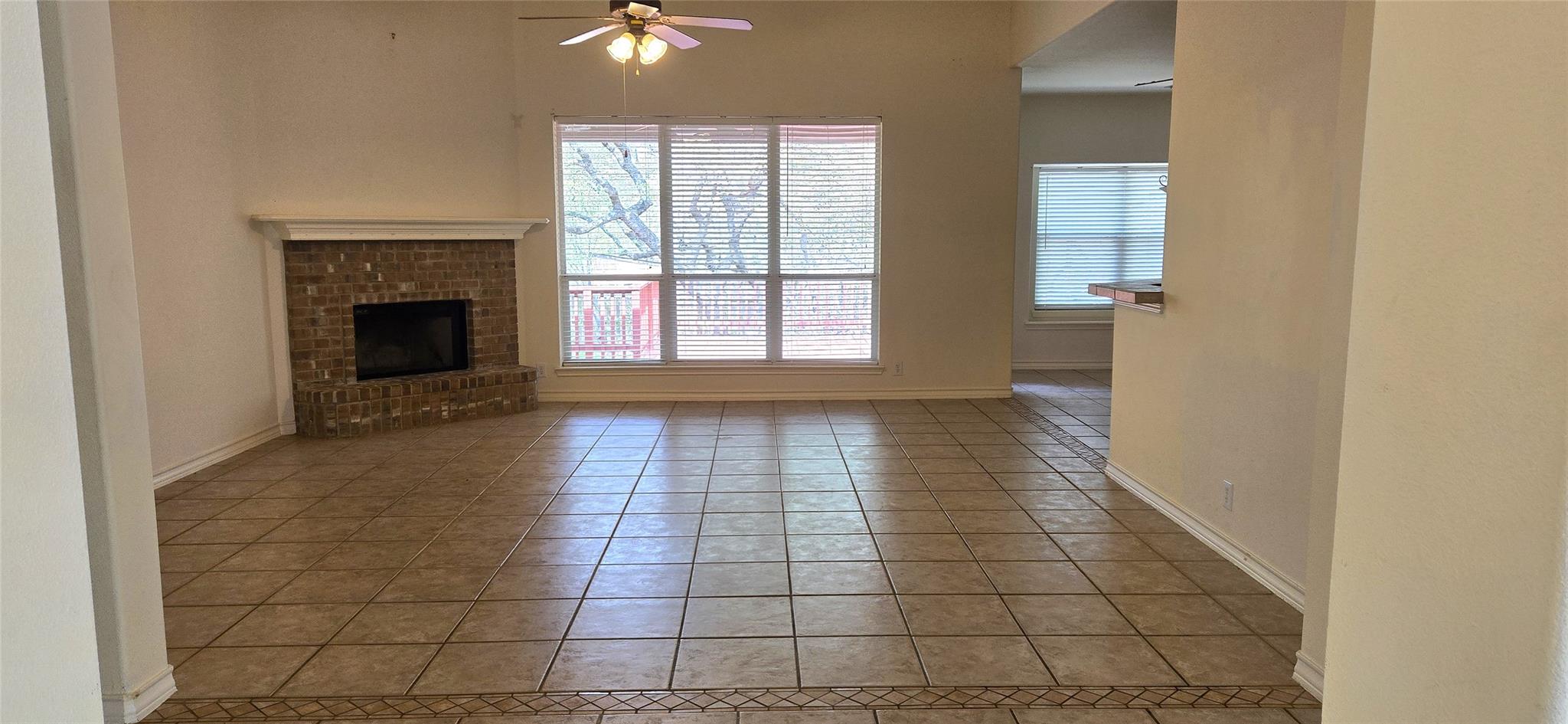 423 E Vista RDG