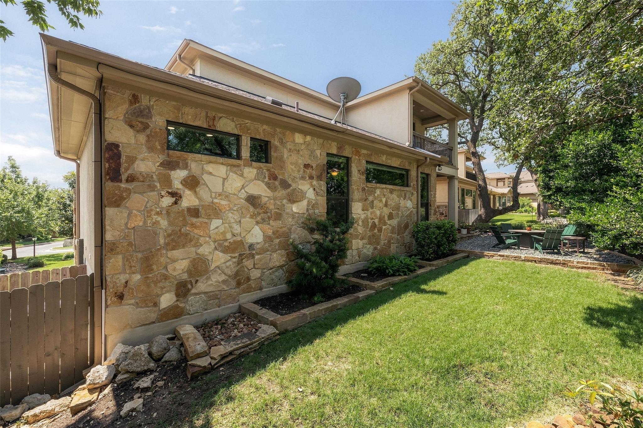 2 Prestonwood CV