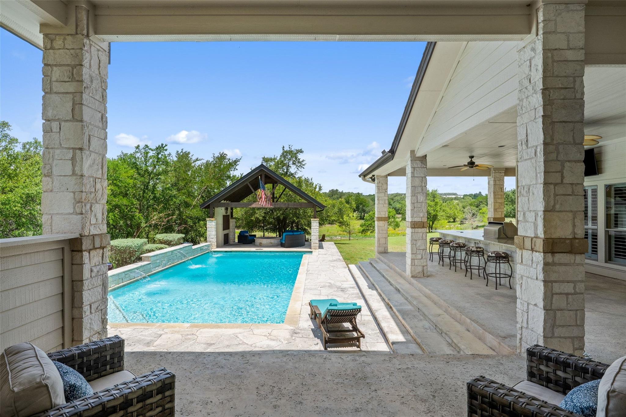 208 Hacienda PL