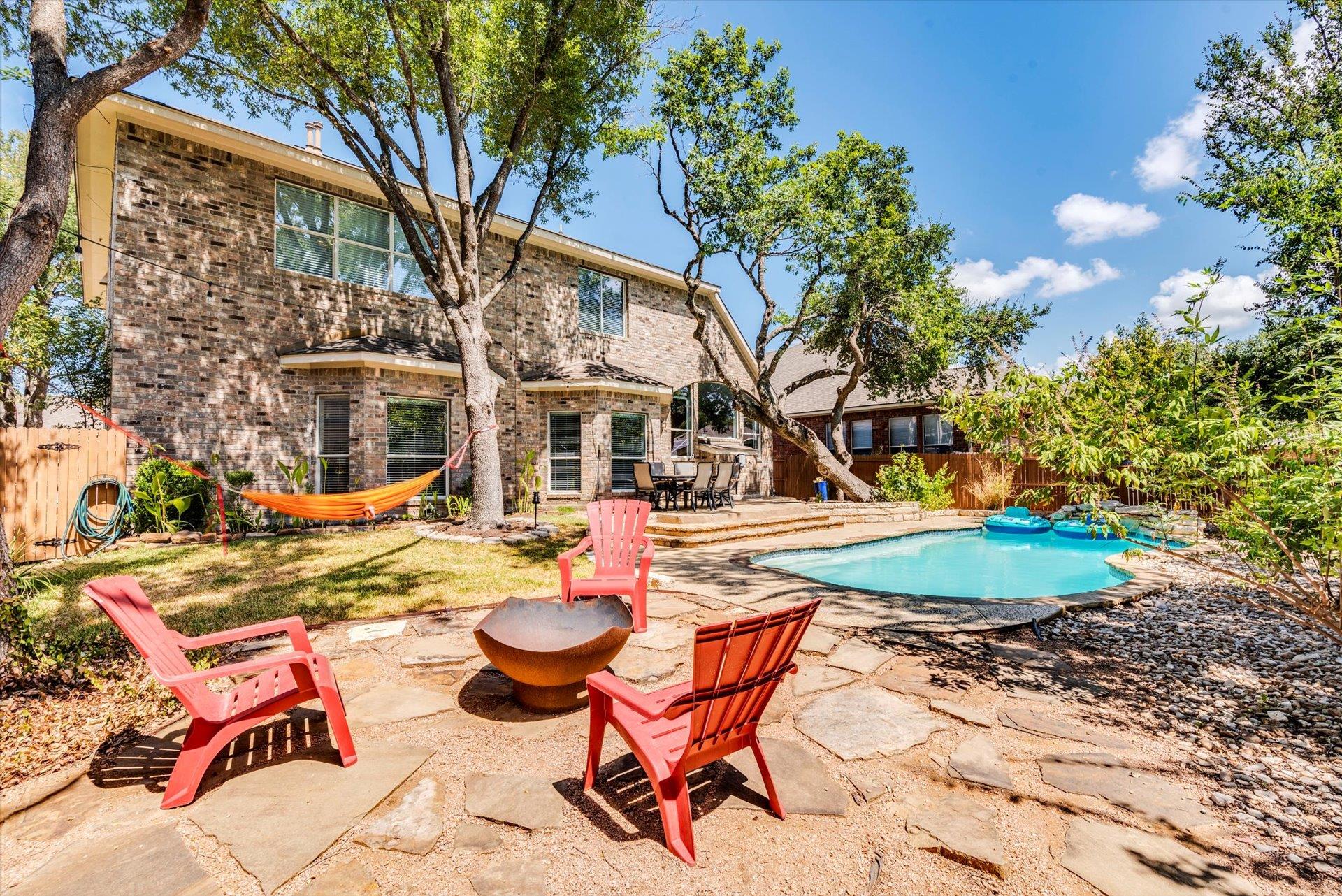 1604 Hughes DR