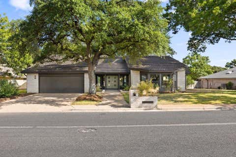 Photo of 10707 Pinehurst DR, Austin, TX 78747 (MLS # 7550358)