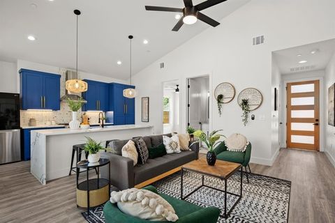 Photo of 1606 Harvey ST #2, Austin, TX 78702 (MLS # 7939591)