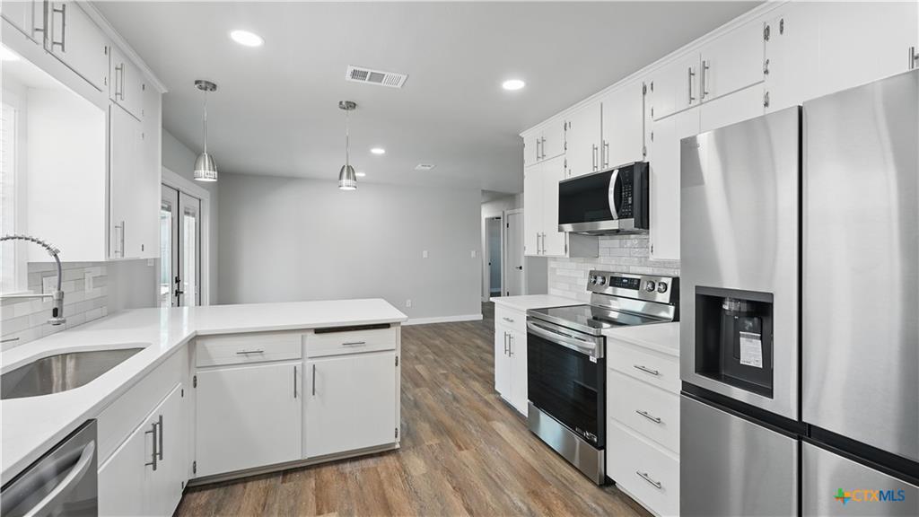 1501 Kraft LN