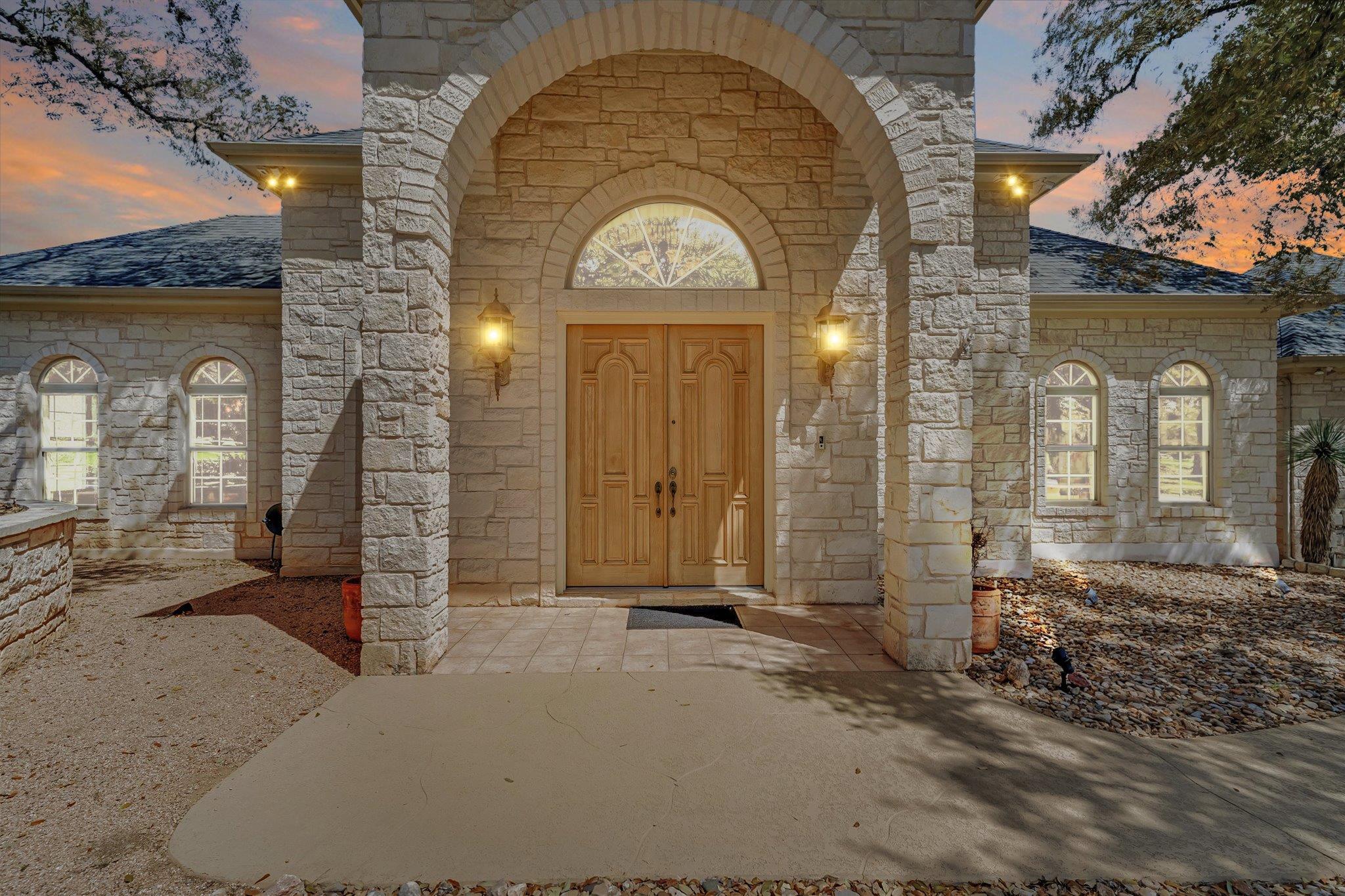 190 CHALK BLUFF CT