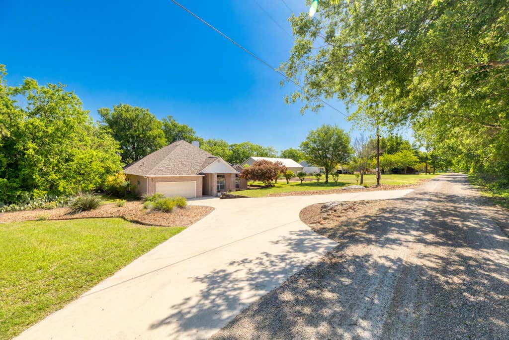 Photo of 326 Red Bird LN, Kingsbury, TX 78638 (MLS # 8219514)