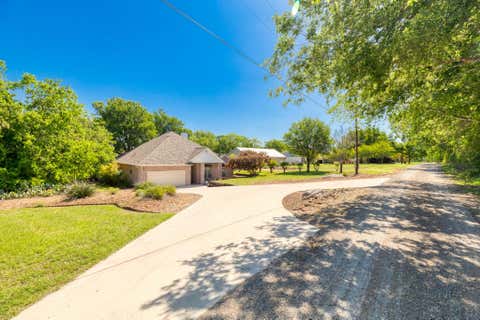 Photo of 326 Red Bird LN, Kingsbury, TX 78638 (MLS # 8219514)