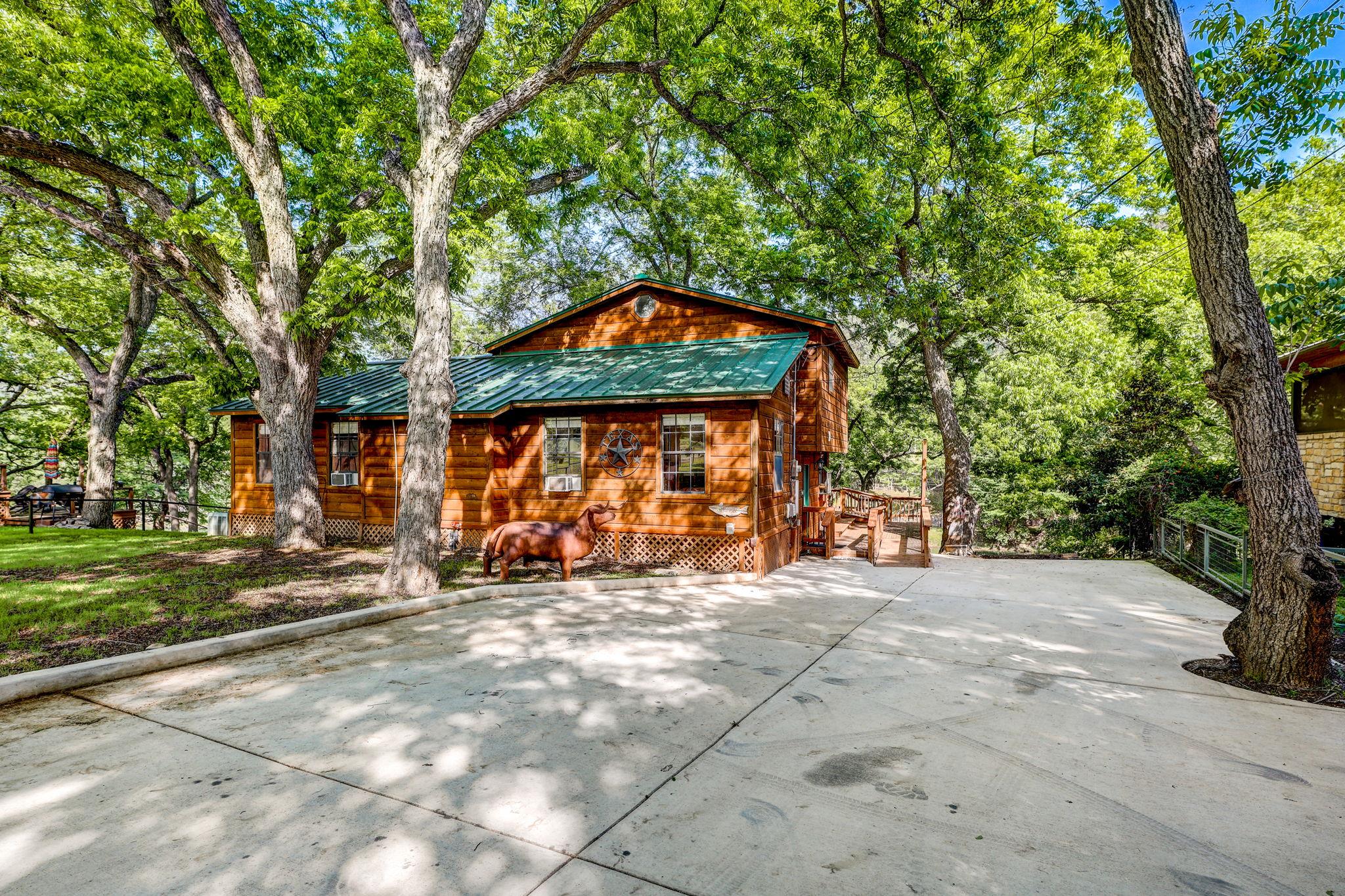 1806 Ponderosa DR