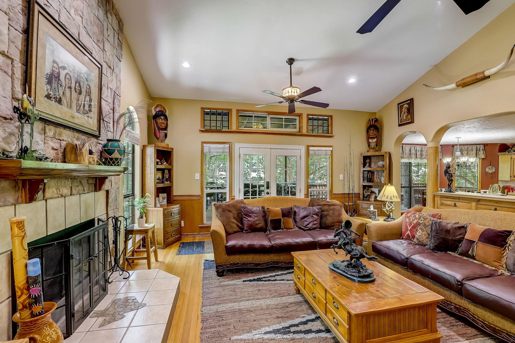 1806 Ponderosa DR