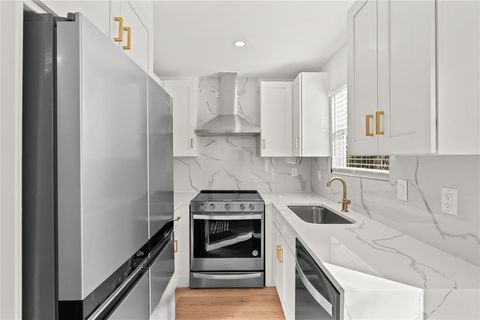 Tiny photo for 2706 Wheless LN #402, Austin, TX 78723 (MLS # 7339558)