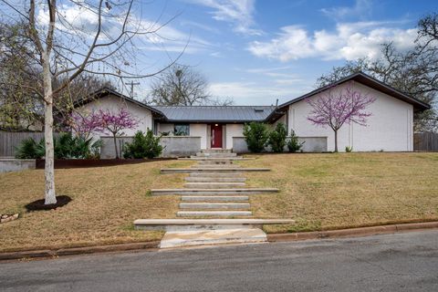 Photo of 403 Brookhaven TRL, Austin, TX 78746 (MLS # 2973152)