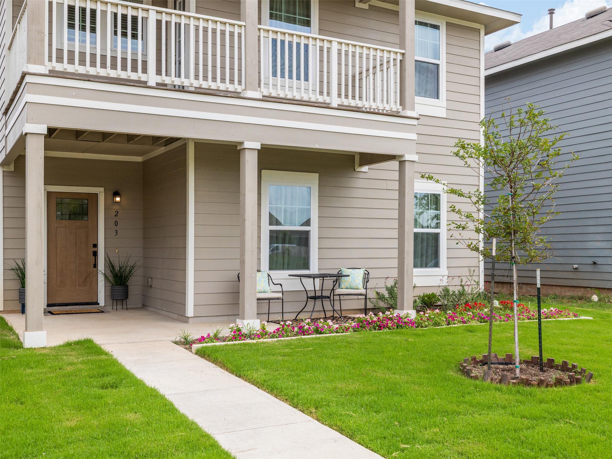 203 Combe DR
