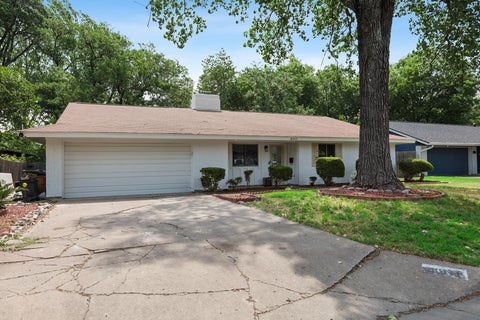 Photo of 8911 Pointer LN, Austin, TX 78758 (MLS # 2221982)