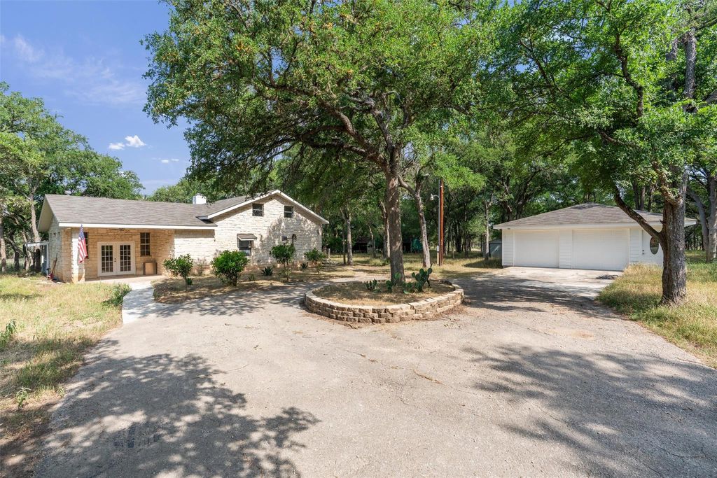Photo of 601 Deertrail DR, San Marcos, TX 78666 (MLS # 4562852)