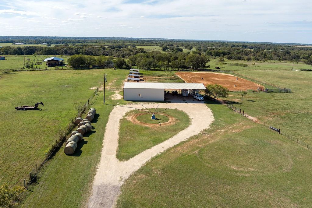 Photo of 2542 Witter RD, Lockhart, TX 78644 (MLS # 3028682)