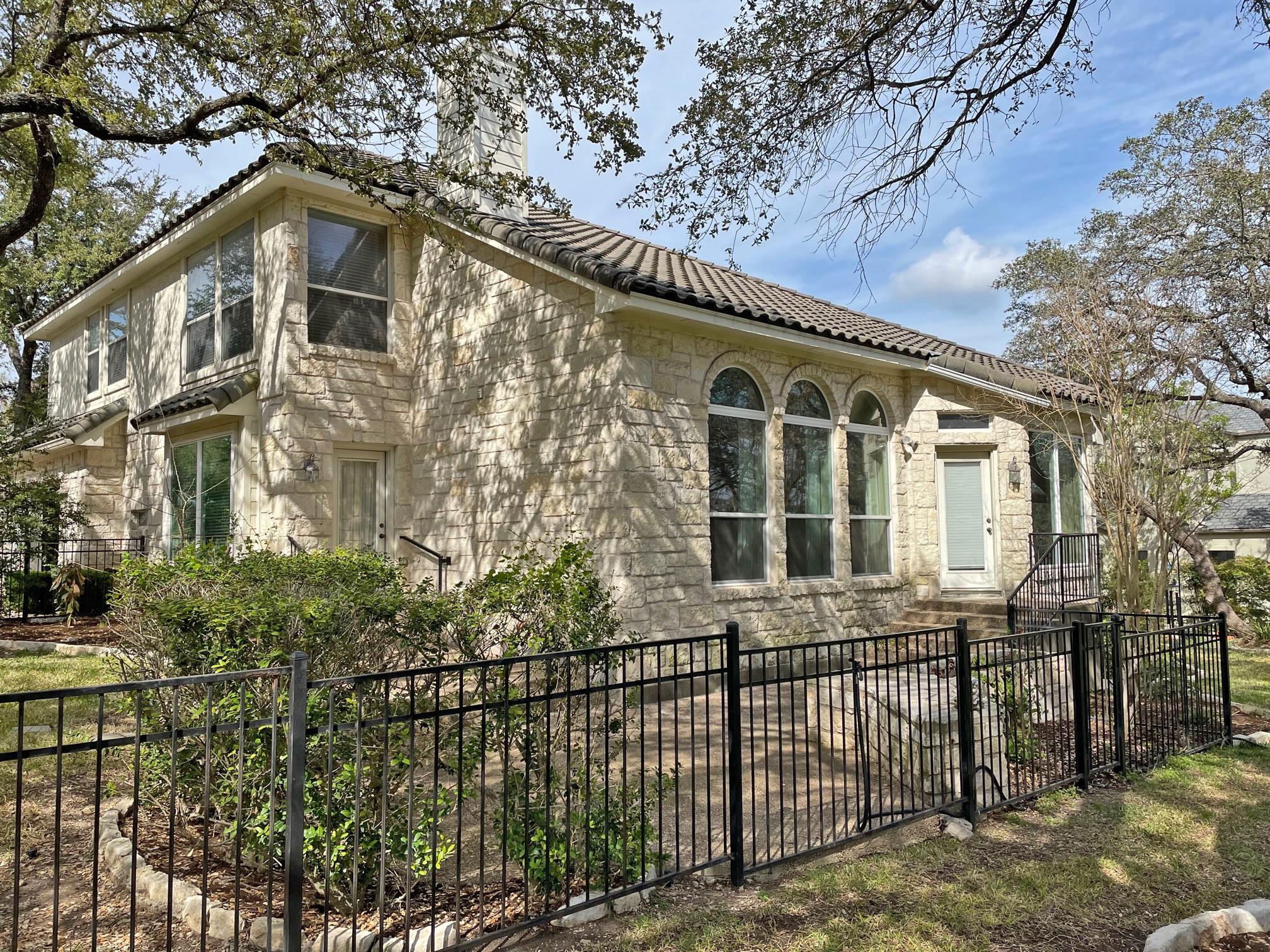 2005 Lakeway BLVD