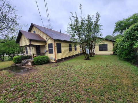 Photo of 808 Montopolis DR, Austin, TX 78741 (MLS # 5244041)