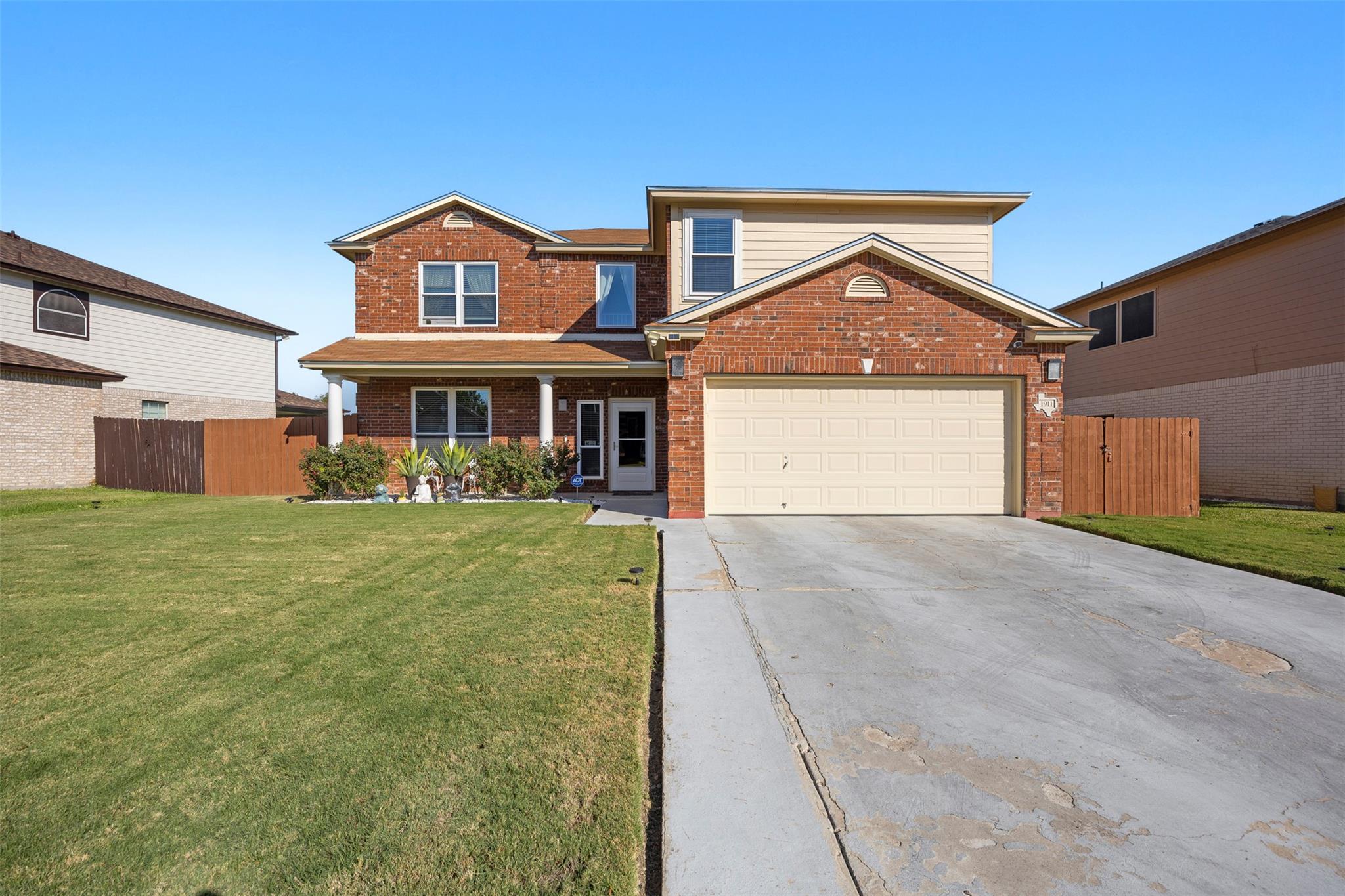 1911 Schorn DR