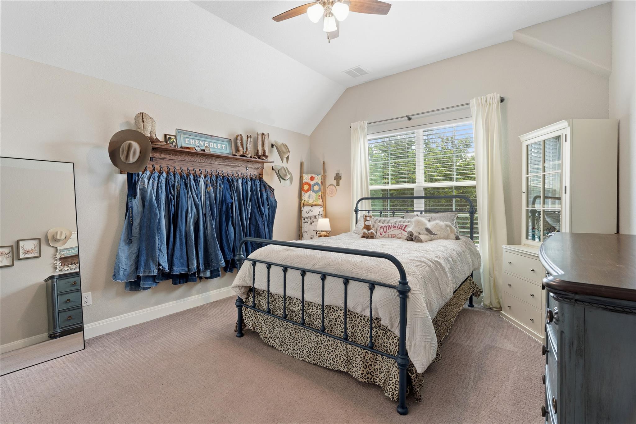 2211 Buffalo Gap