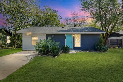 Photo of 4701 Greenridge TER, Austin, TX 78745 (MLS # 8076617) Photo of 4701 Greenridge TER, Austin, TX 78745 (MLS # 8076617)