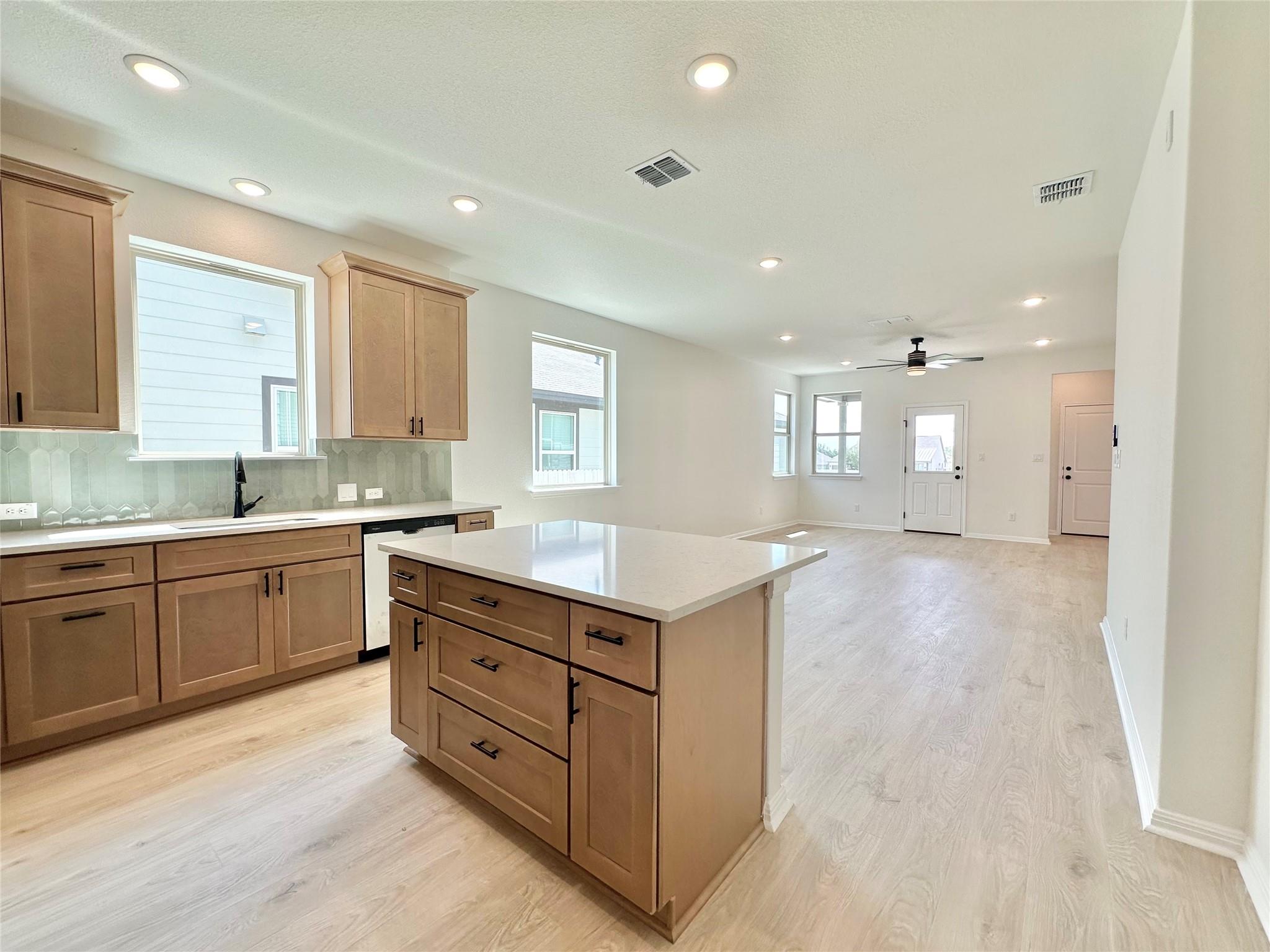 209 Greeneyes WAY