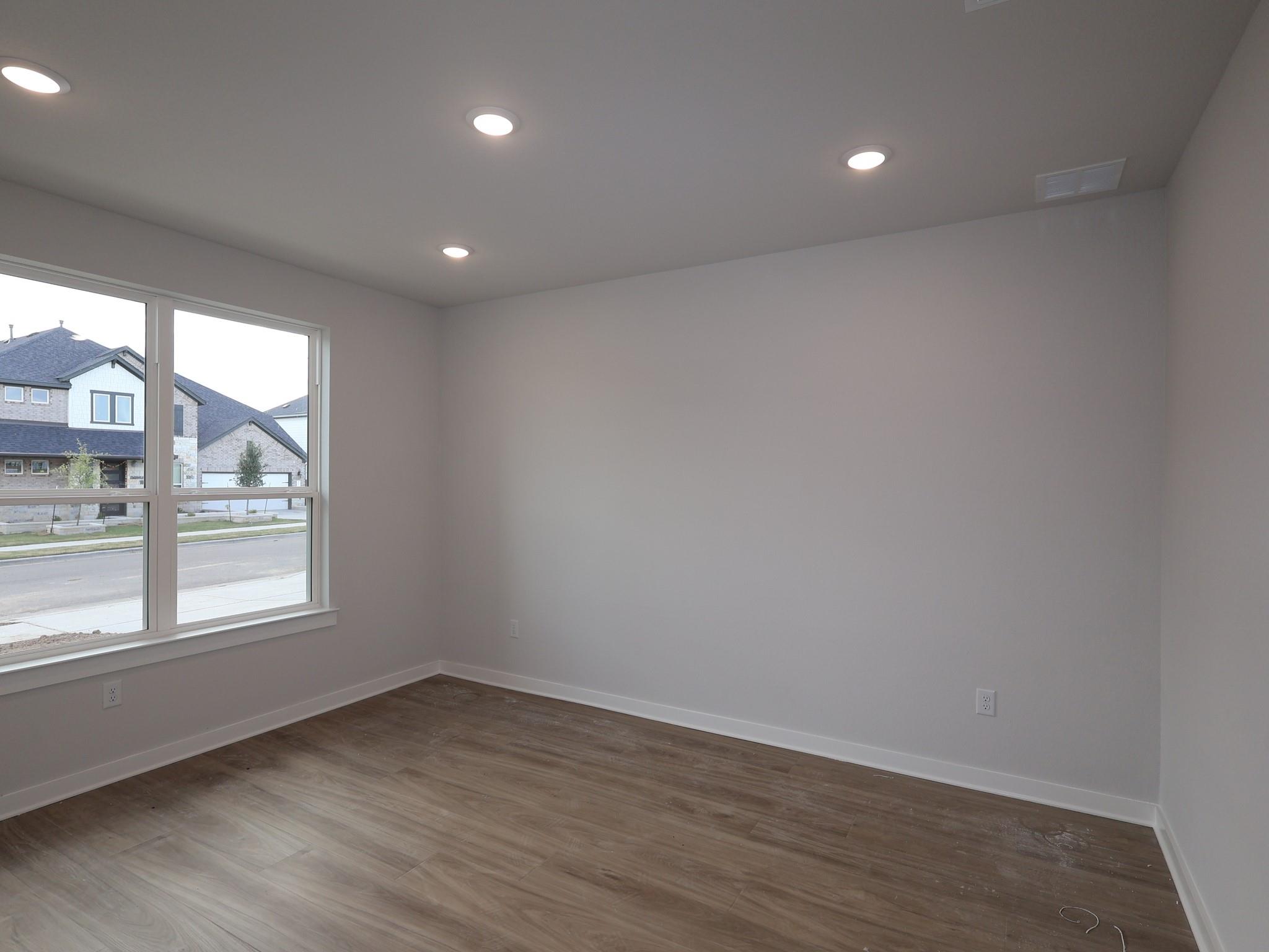 908 Frisco LN